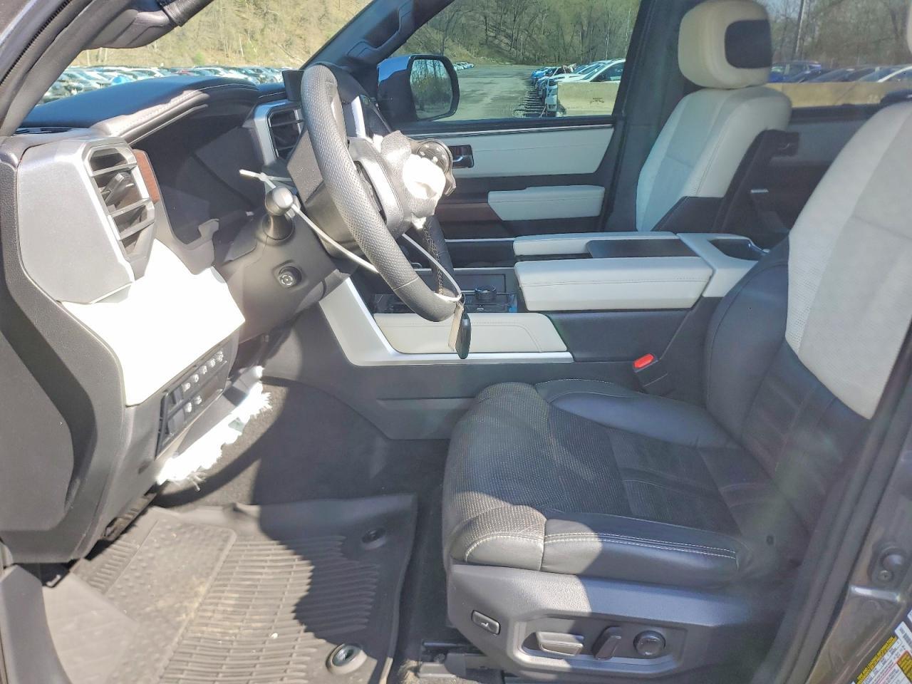 2023 Toyota Sequoia 4Wd Hybrid Capstone - Image 7