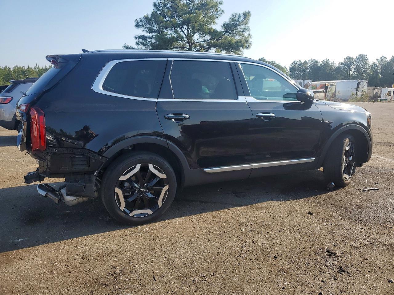 2024 Kia Telluride S - Image 3