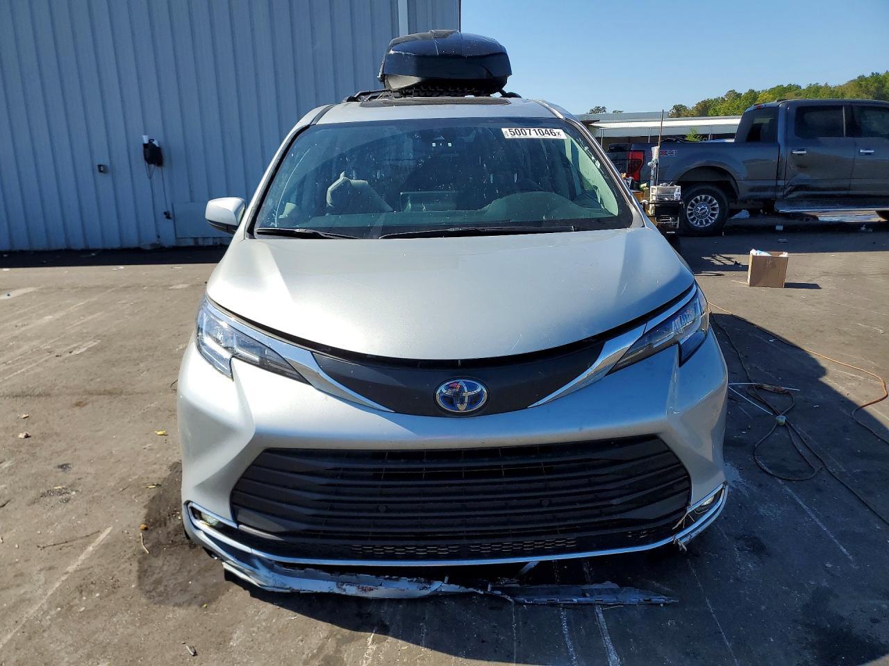 2023 Toyota Sienna Xle - Фото 5