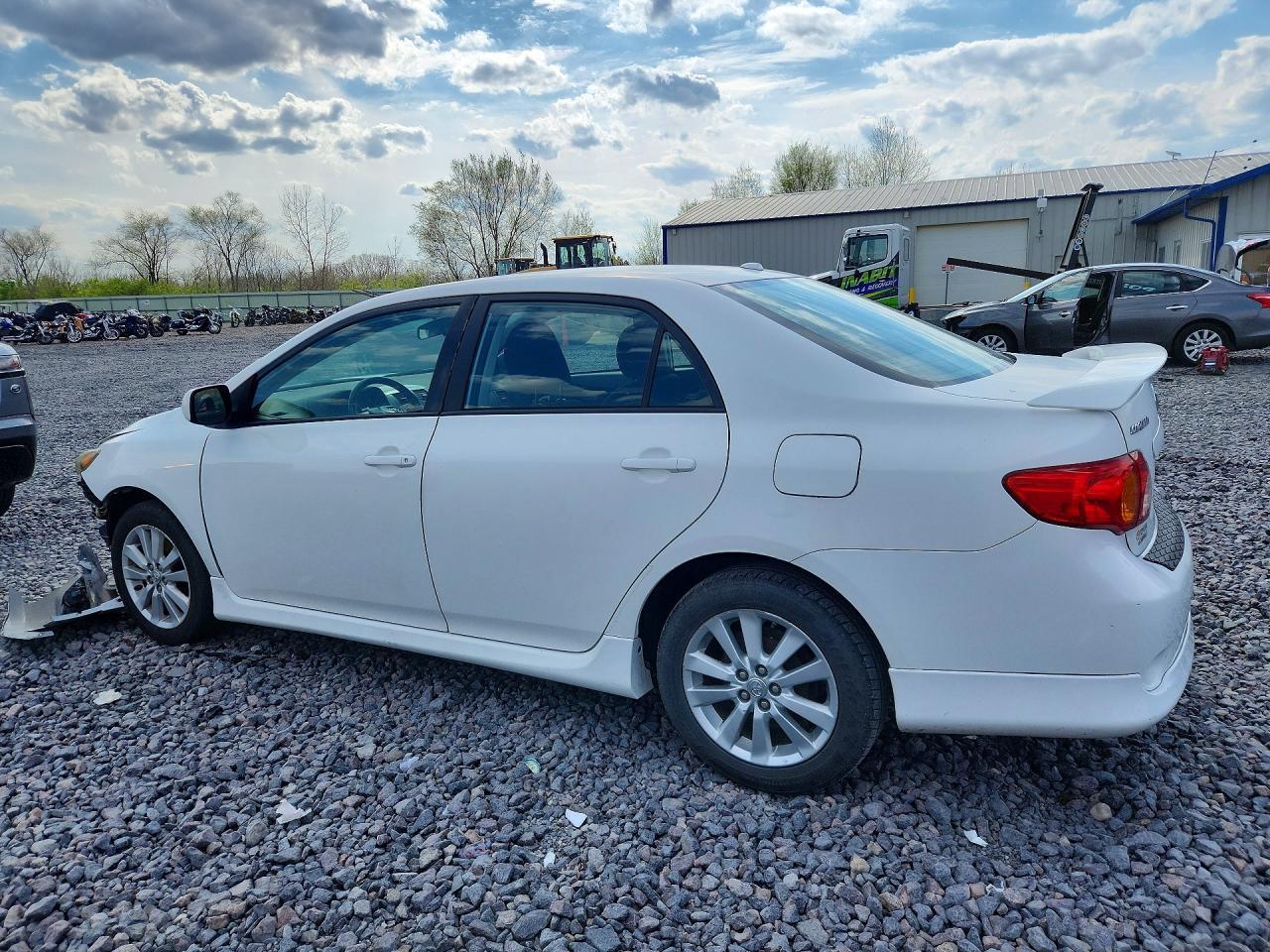 2010 Toyota Corolla S - Фото 2