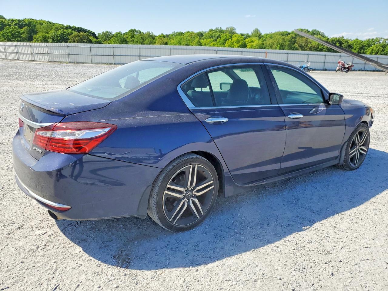 2016 Honda Accord Sport - Image 3