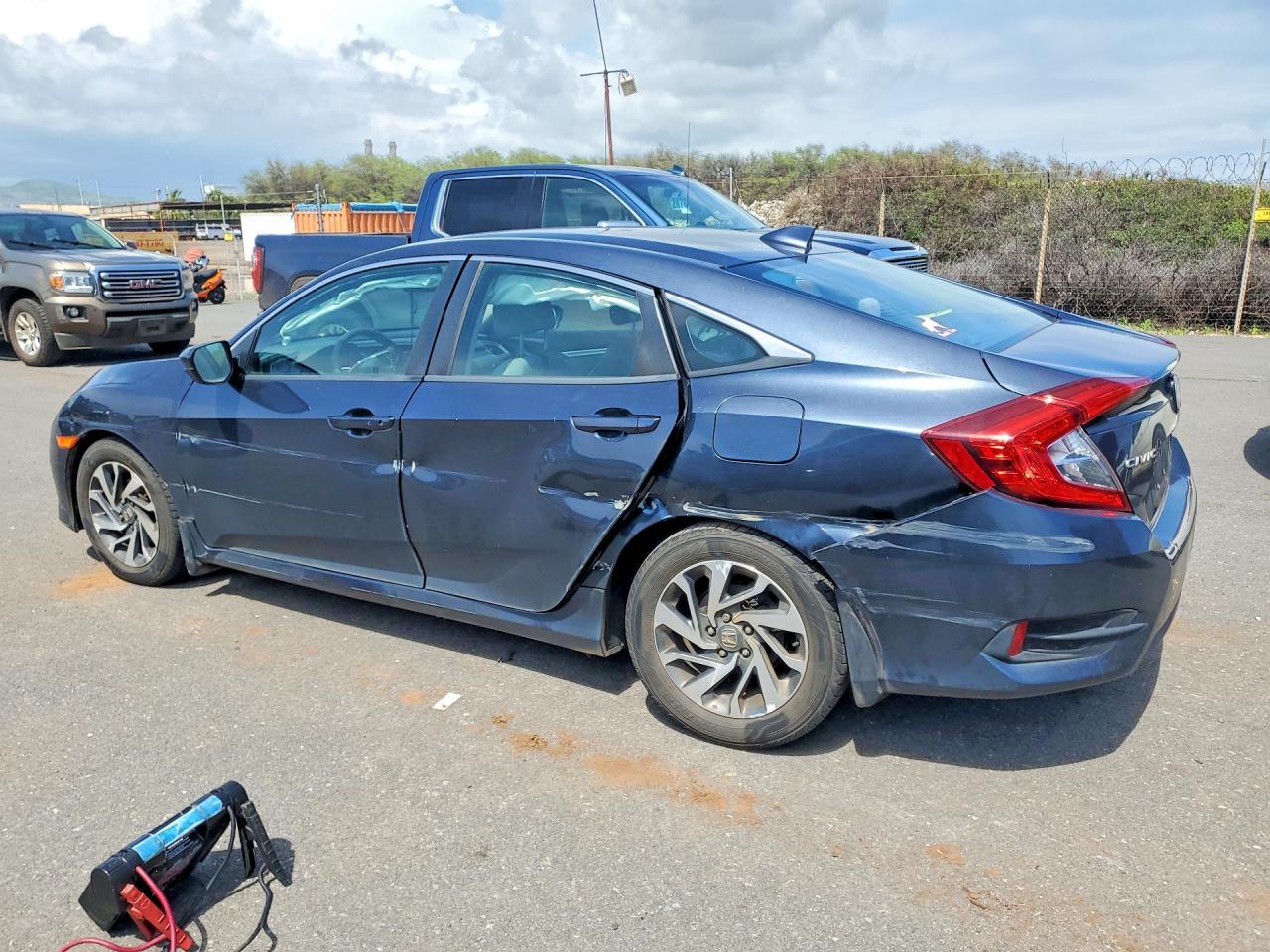 2017 Honda Civic Ex - Image 2