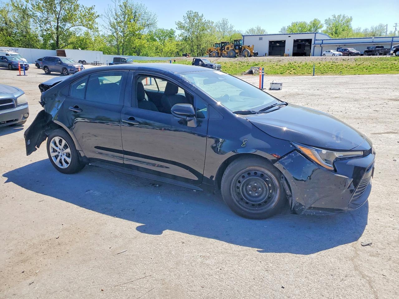 2025 Toyota Corolla Le - Фото 4