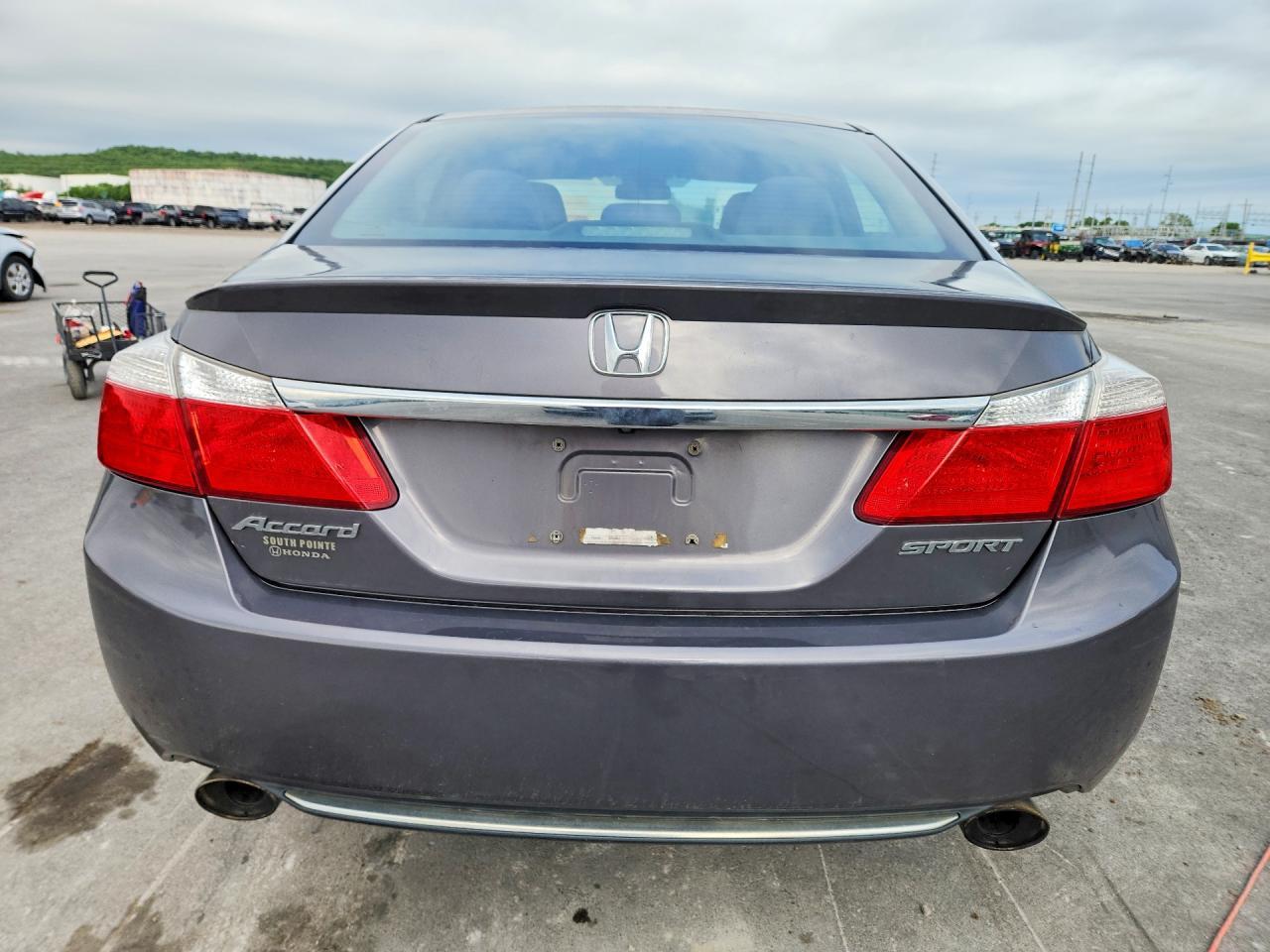 2015 Honda Accord Sport - Image 6