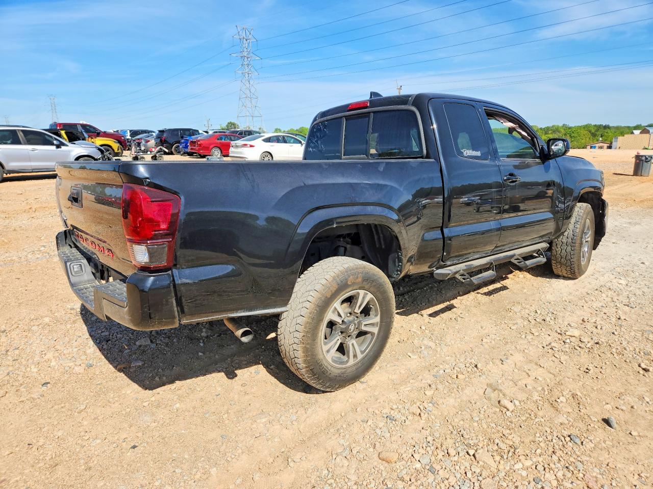 2022 Toyota Tacoma Sr - Фото 3