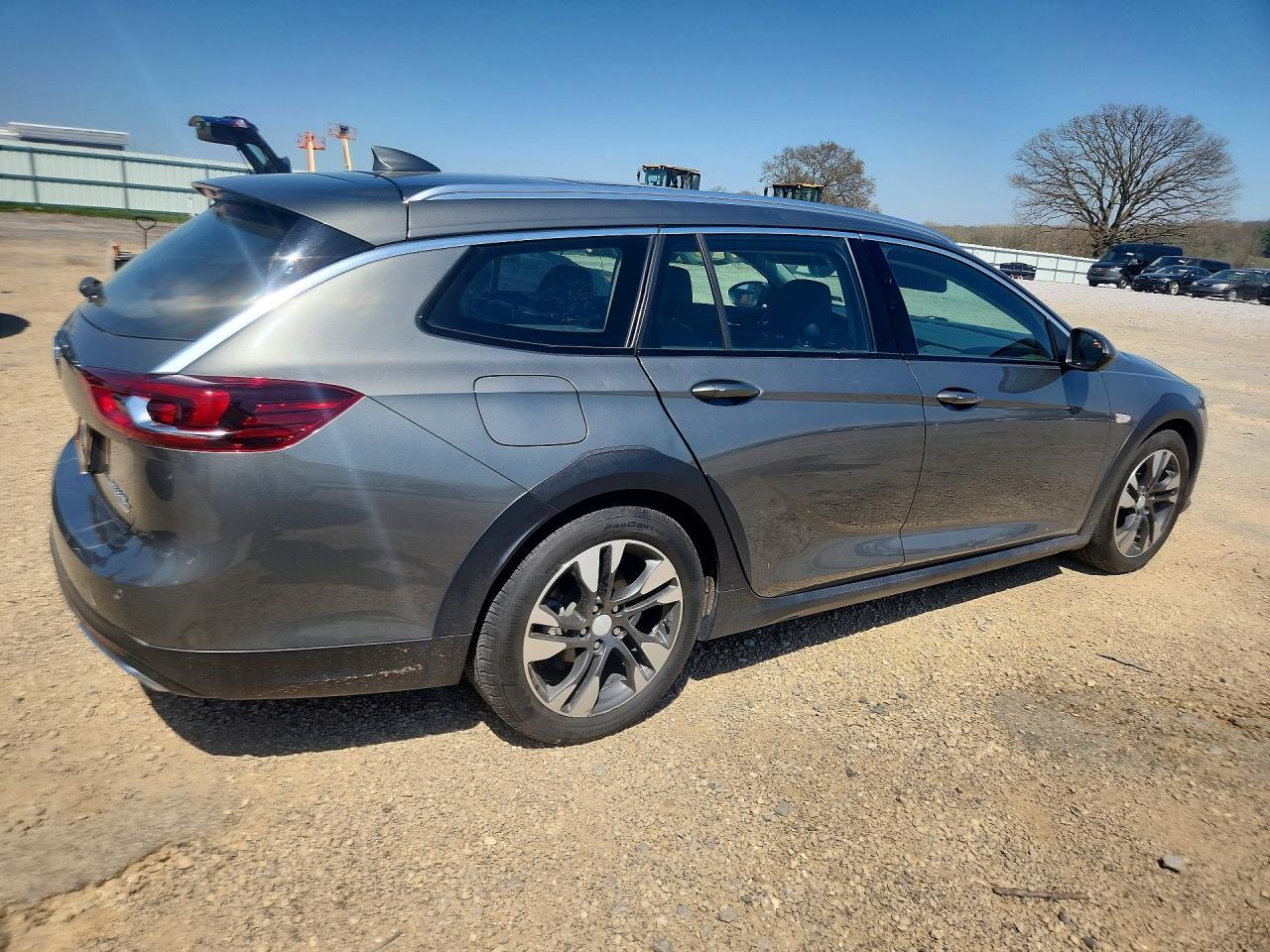 2019 Buick Regal Tourx Essence - Фото 3