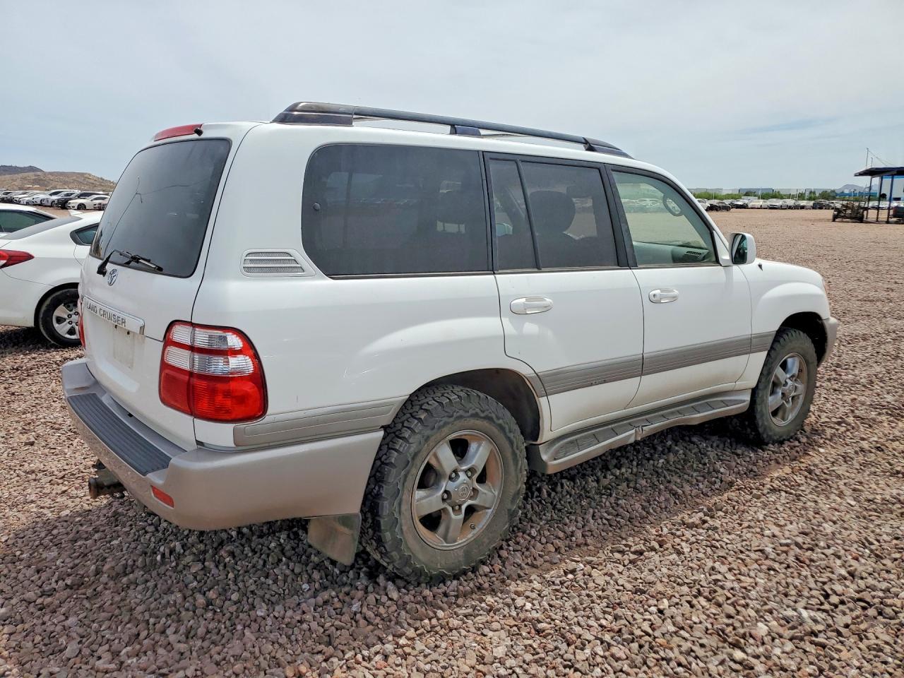 2005 Toyota Land Cruiser Base - Image 3