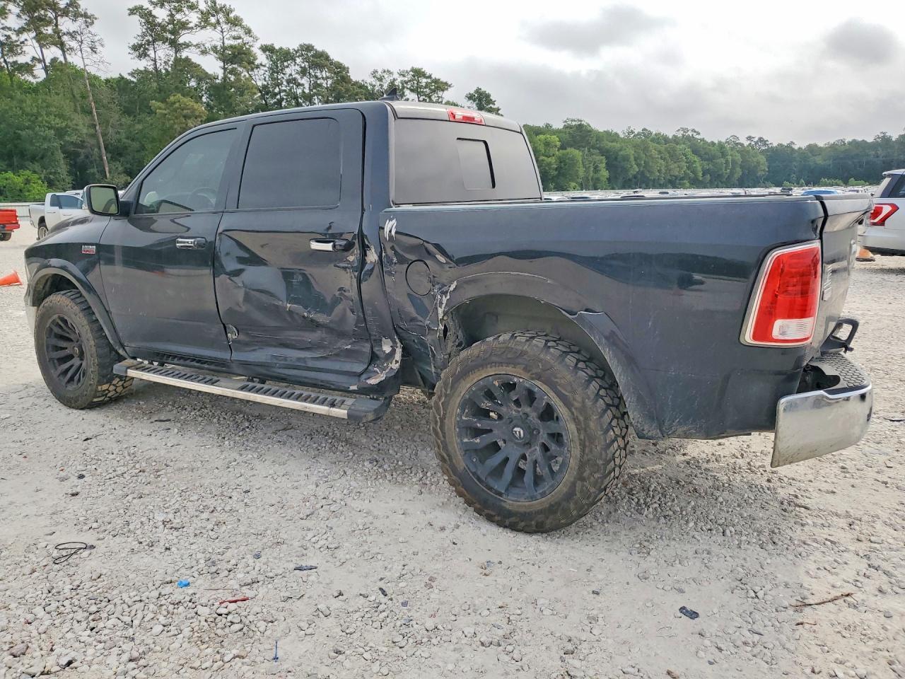 2017 Ram 1500 Laramie - Фото 2