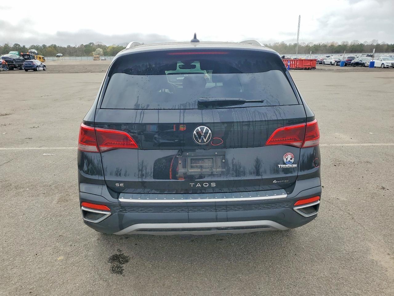 2023 Volkswagen Taos Se - Image 6