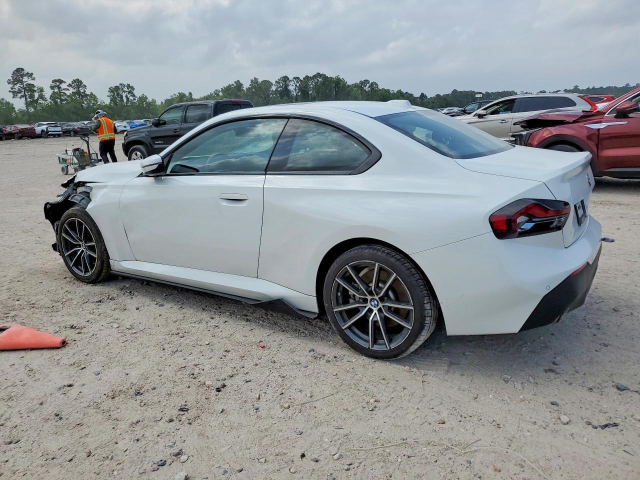 2024 BMW 230Xi - Image 2