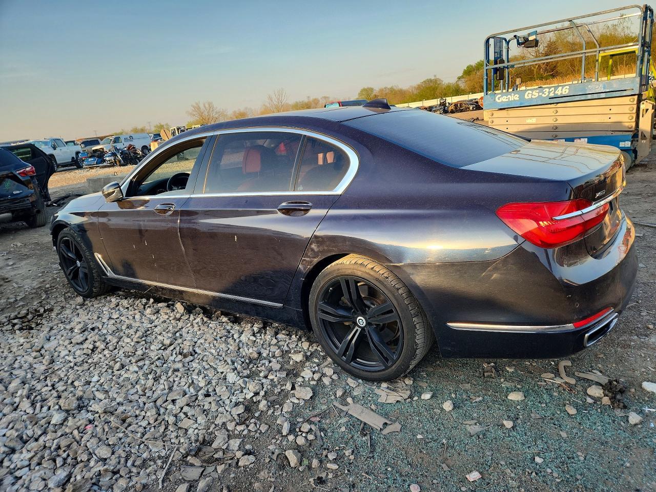 2016 BMW 750 Xi - Image 2