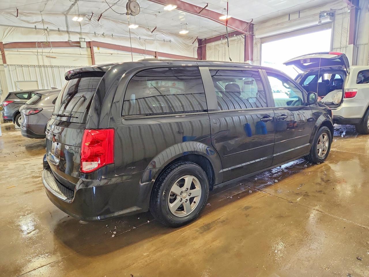2011 Dodge Grand Caravan Mainstreet - Фото 3