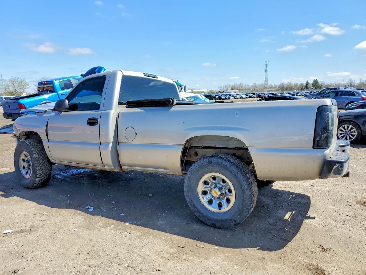 2006 Chevrolet Silverado C1500 - Image 2
