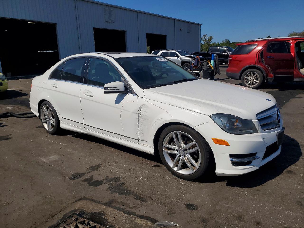 2013 Mercedes-Benz C 250 - Фото 4