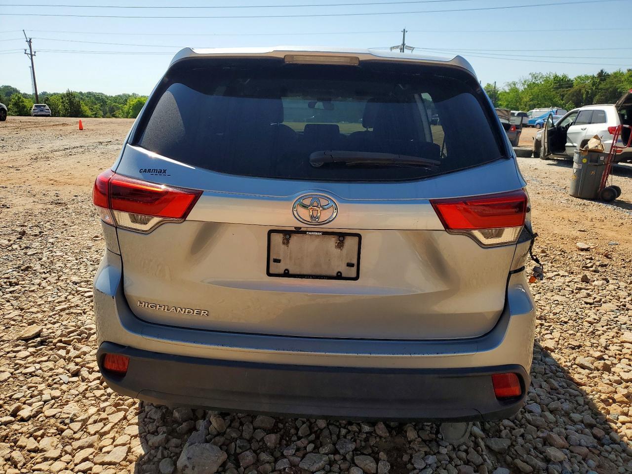2017 Toyota Highlander Le - Фото 6