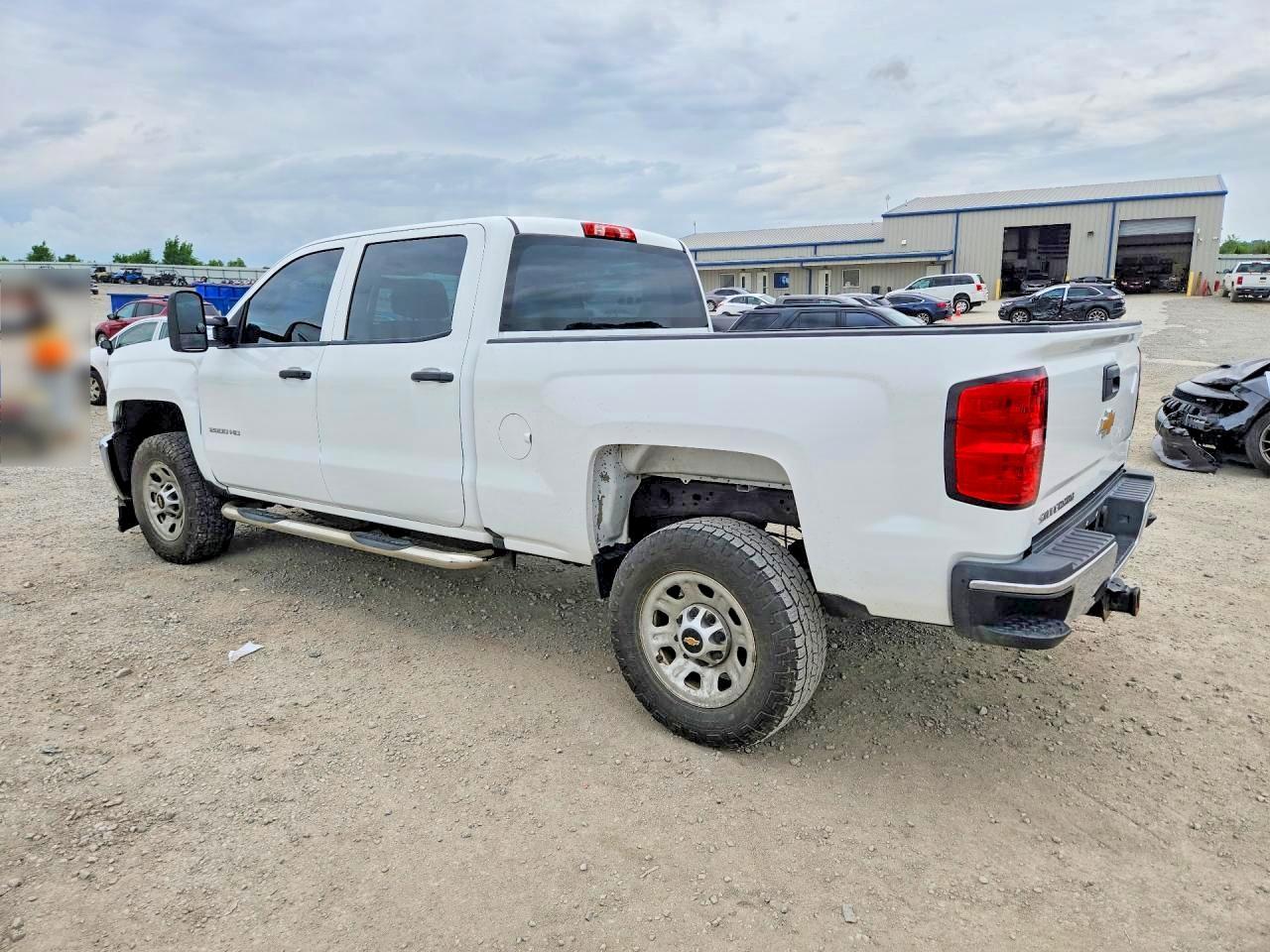 2016 Chevrolet Silverado C2500 Heavy Duty - Image 2