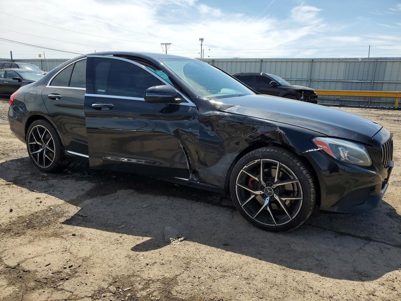 2018 Mercedes-Benz C 300 4Matic - Image 4