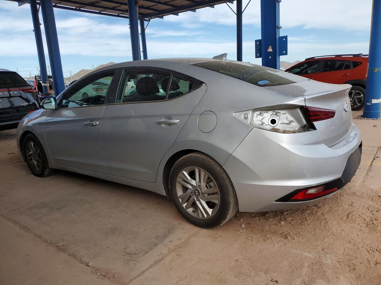 2019 Hyundai Elantra Sel - Image 2