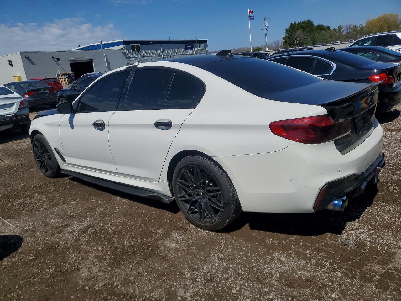 2018 BMW 530 Xi - Фото 2