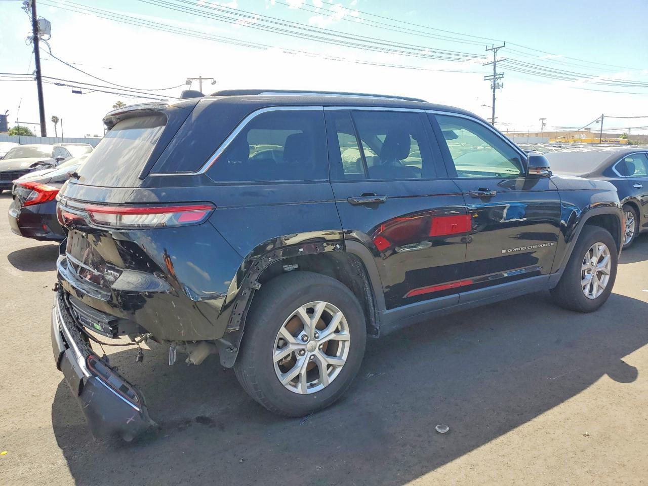 2023 Jeep Grand Cherokee Limited - Image 3