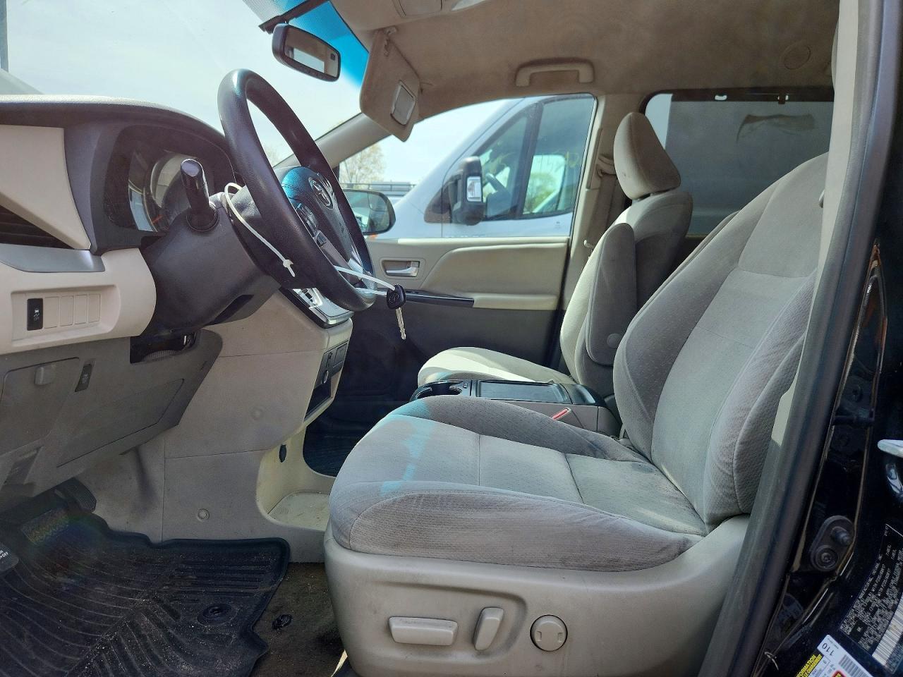 2017 Toyota Sienna Le - Фото 7