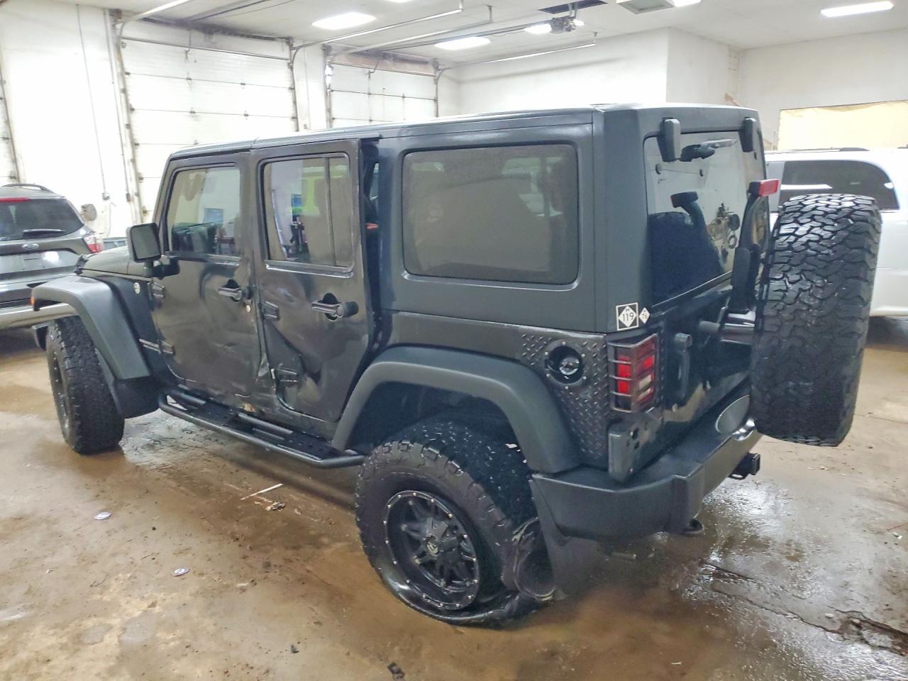 2016 Jeep Wrangler Unlimited Rubicon - Image 2