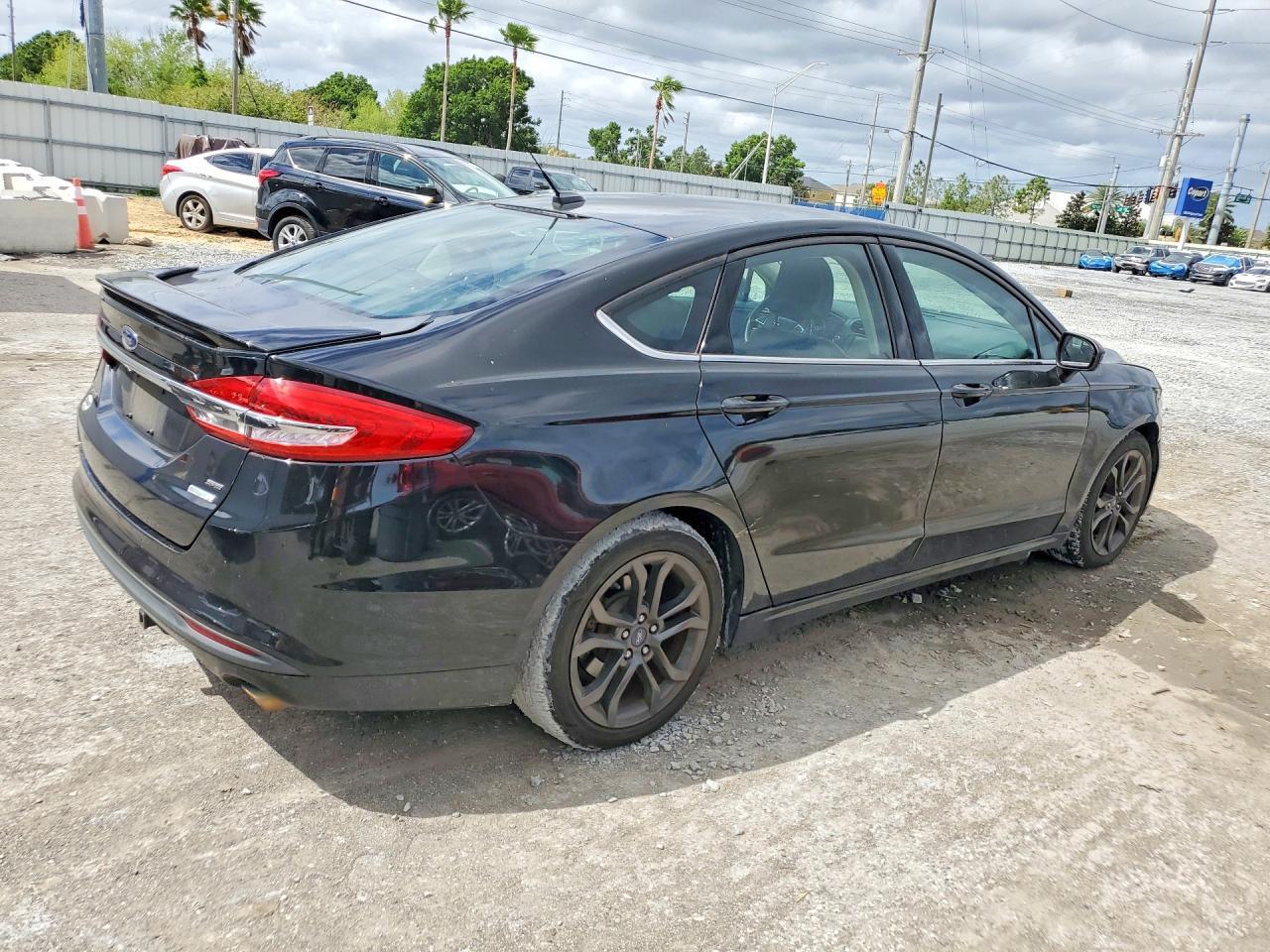 2018 Ford Fusion Se - Фото 3