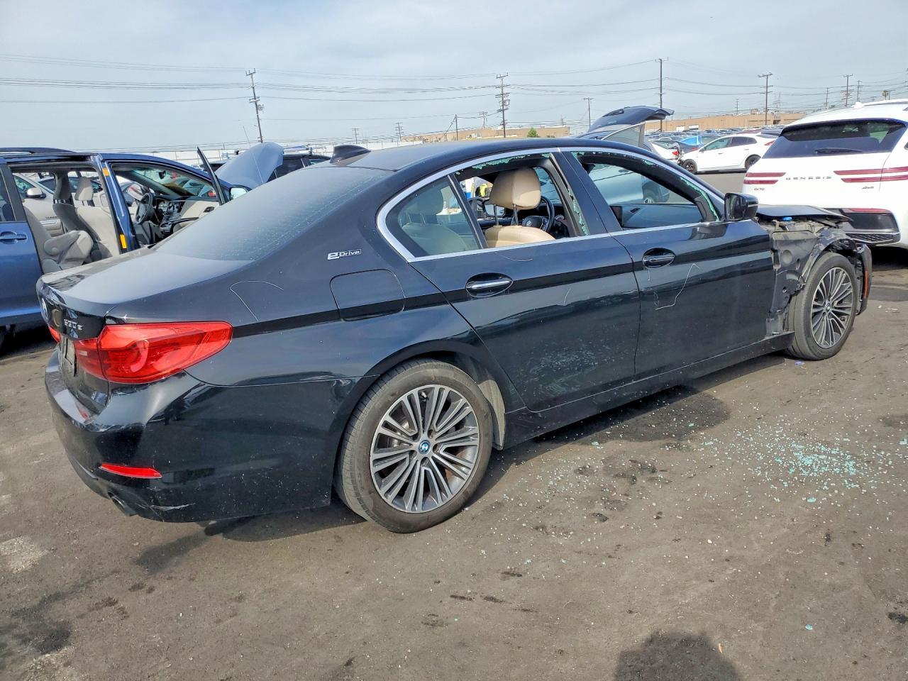 2018 BMW 530E - Фото 3