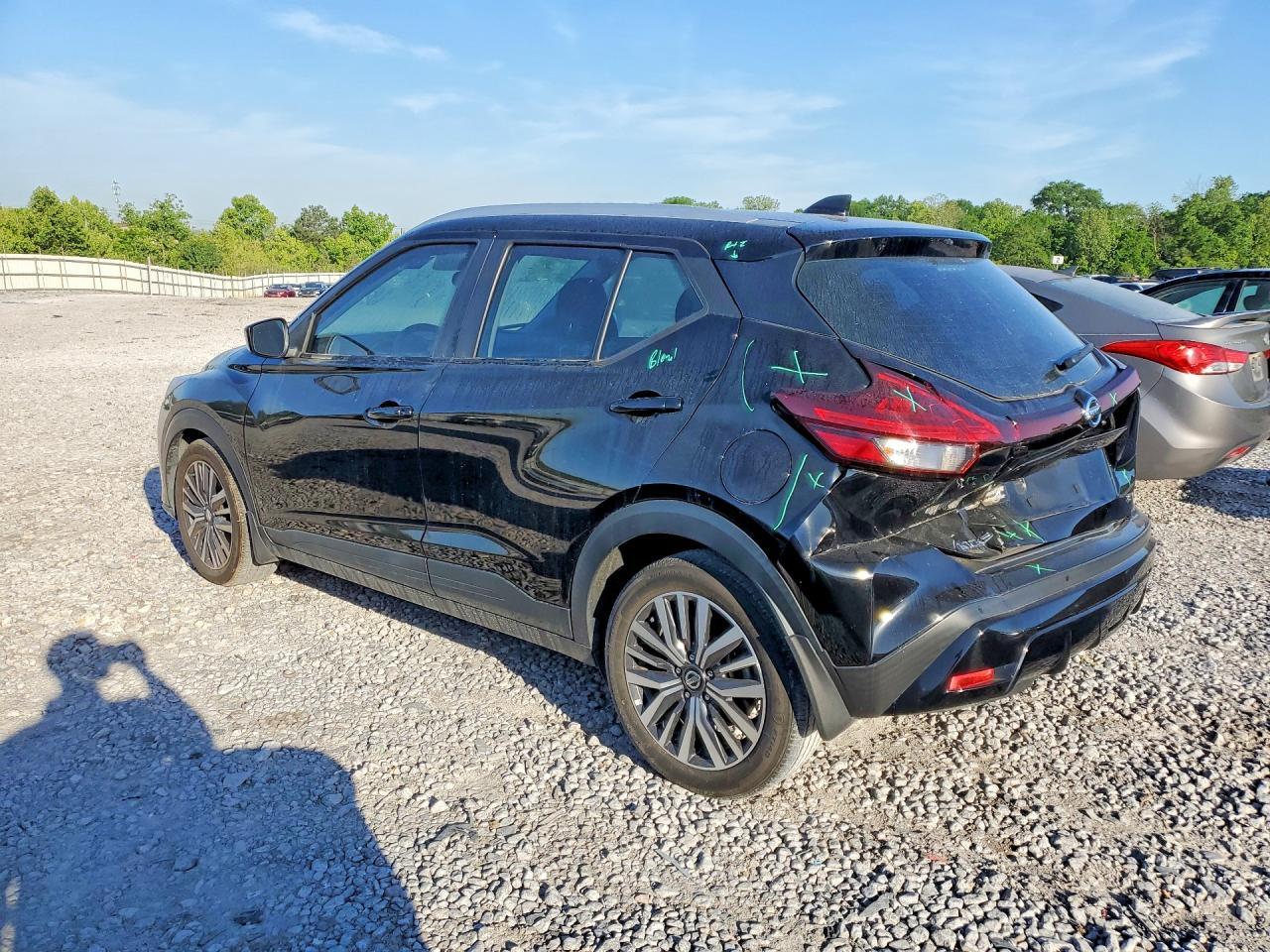 2021 Nissan Kicks Sv - Image 2