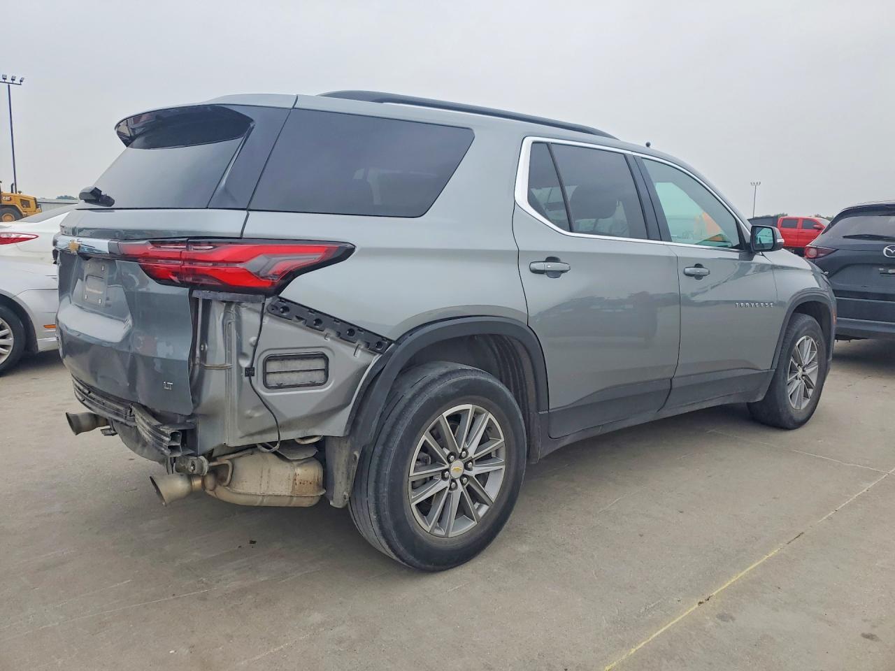 2023 Chevrolet Traverse Lt - Image 3