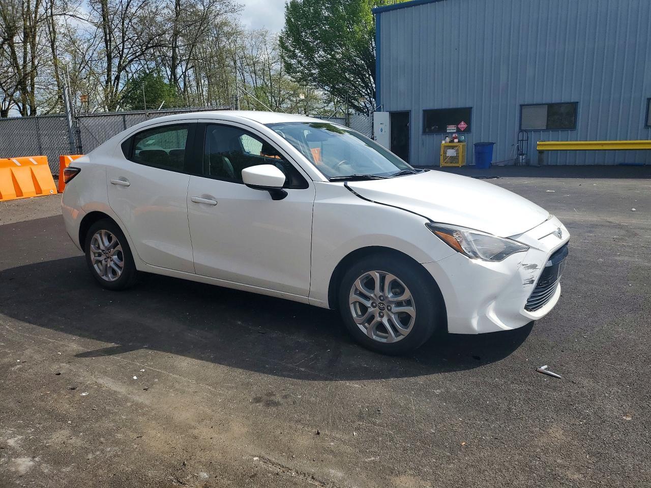 2017 Toyota Yaris Ia Base - Image 4