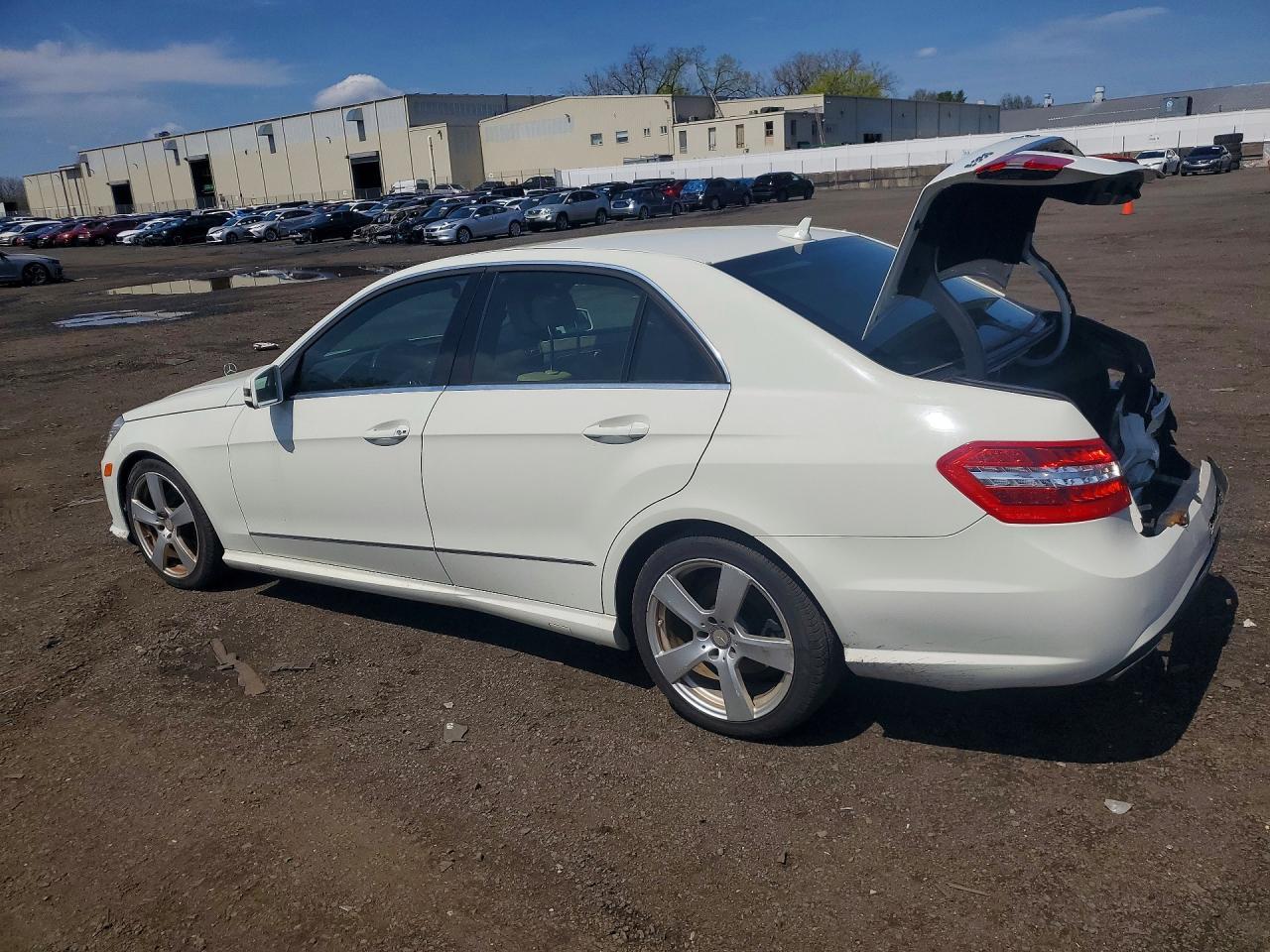 2011 Mercedes-Benz E 350 4Matic - Фото 2