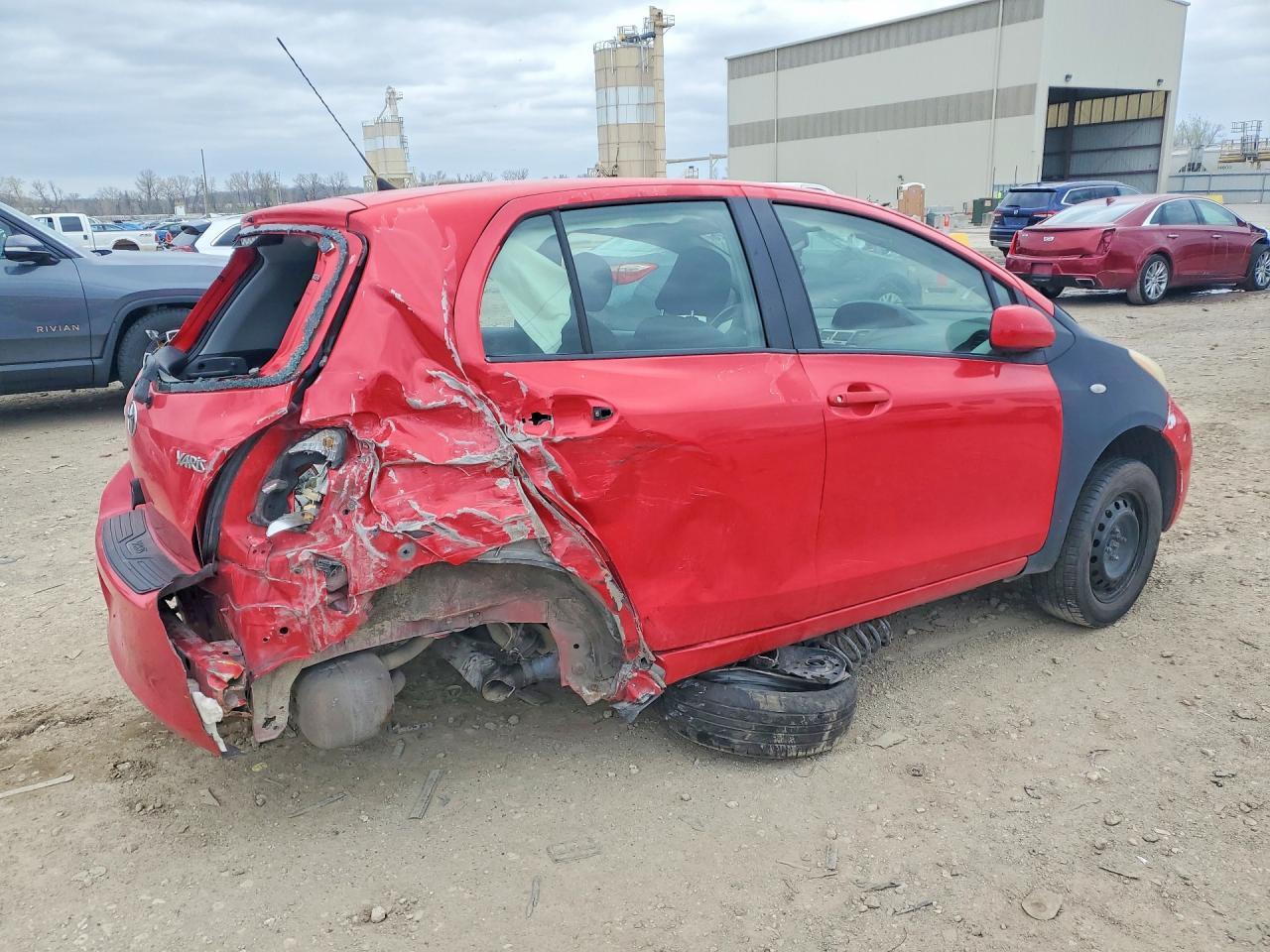 2010 Toyota Yaris Base - Фото 3