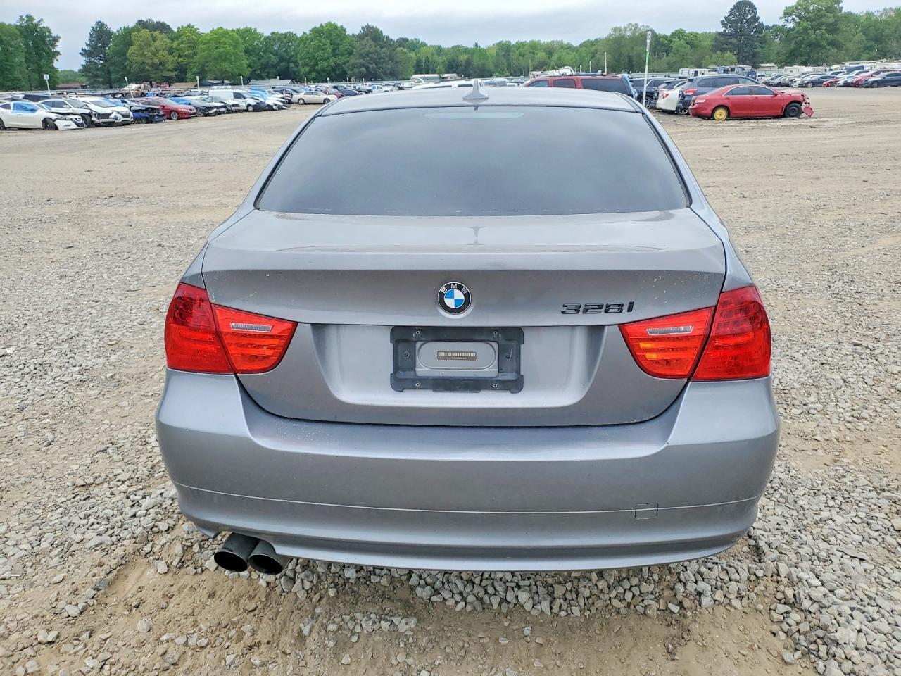 2011 BMW 328 I - Фото 6