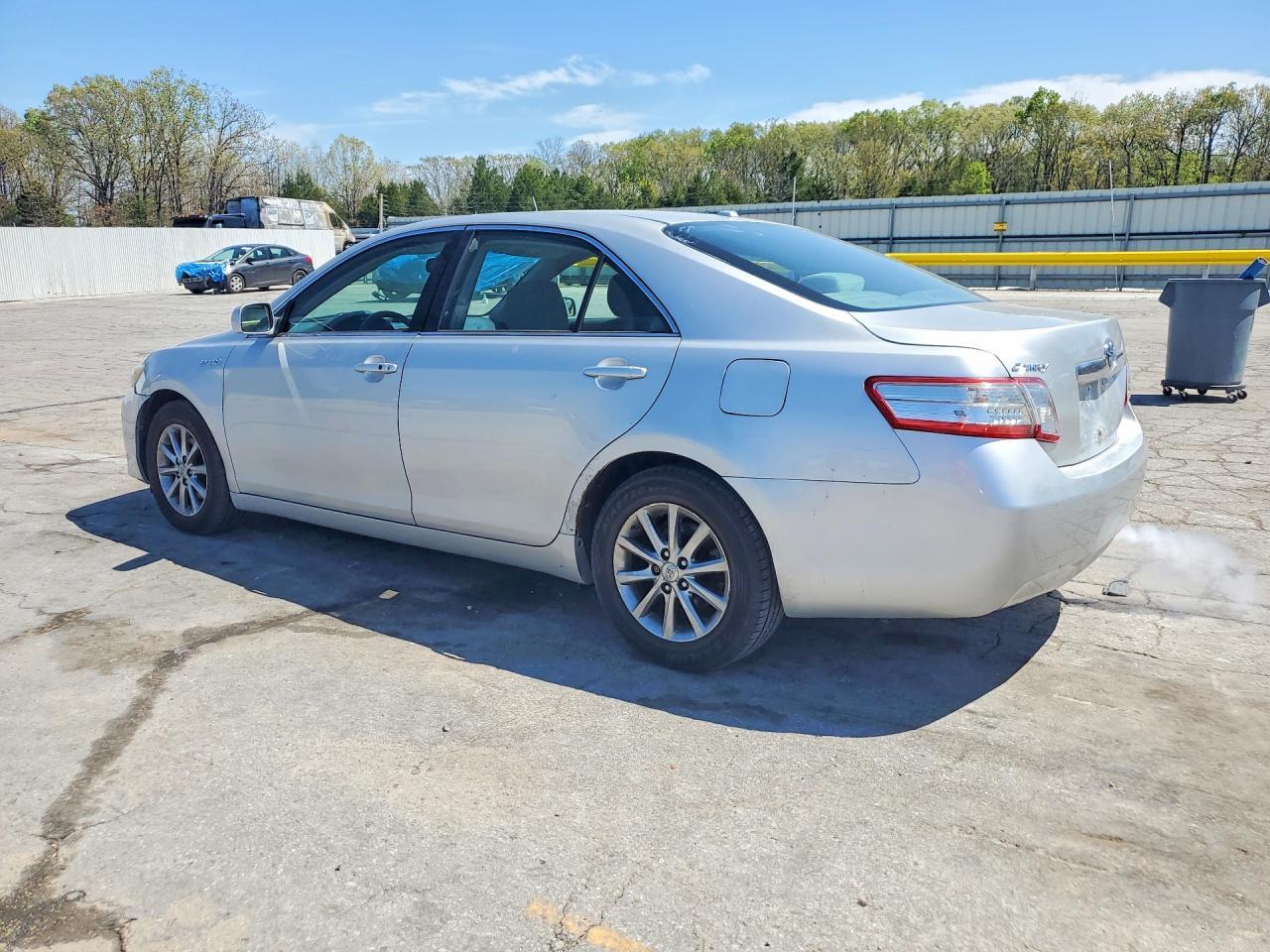 2010 Toyota Camry Hybrid - Image 2