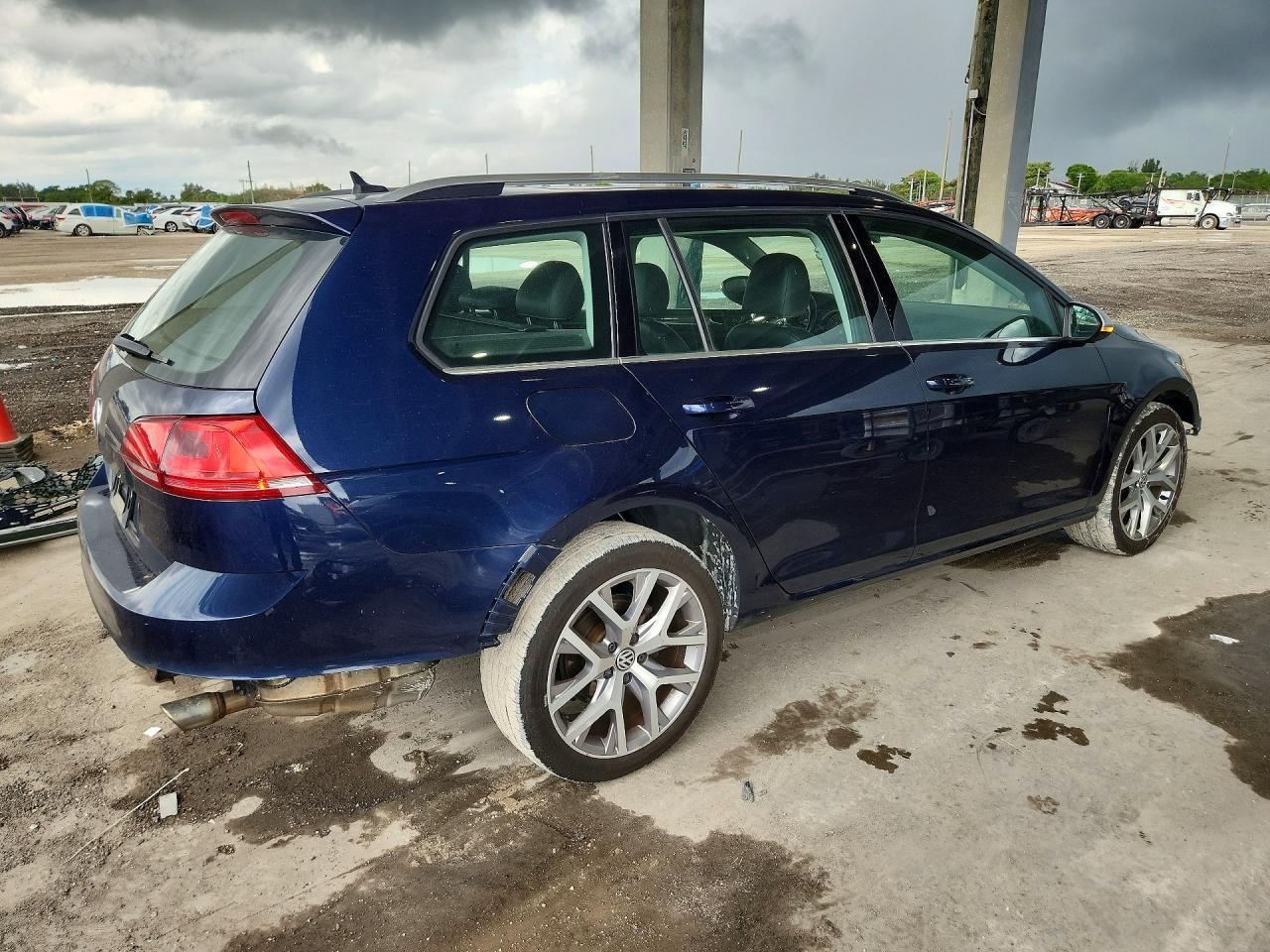 2017 Volkswagen Golf Alltrack S - Фото 3