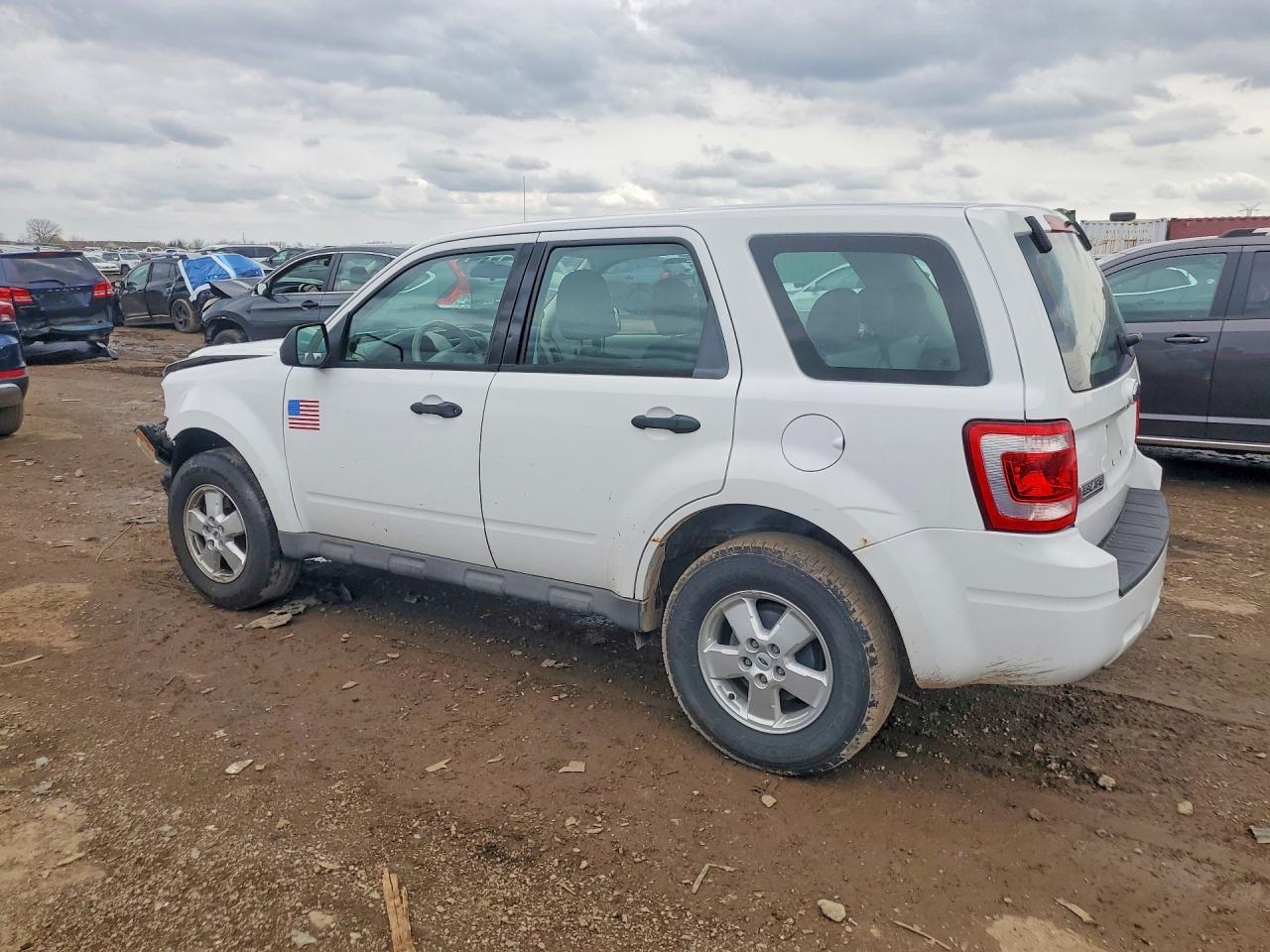 2009 Ford Escape Xls - Фото 2