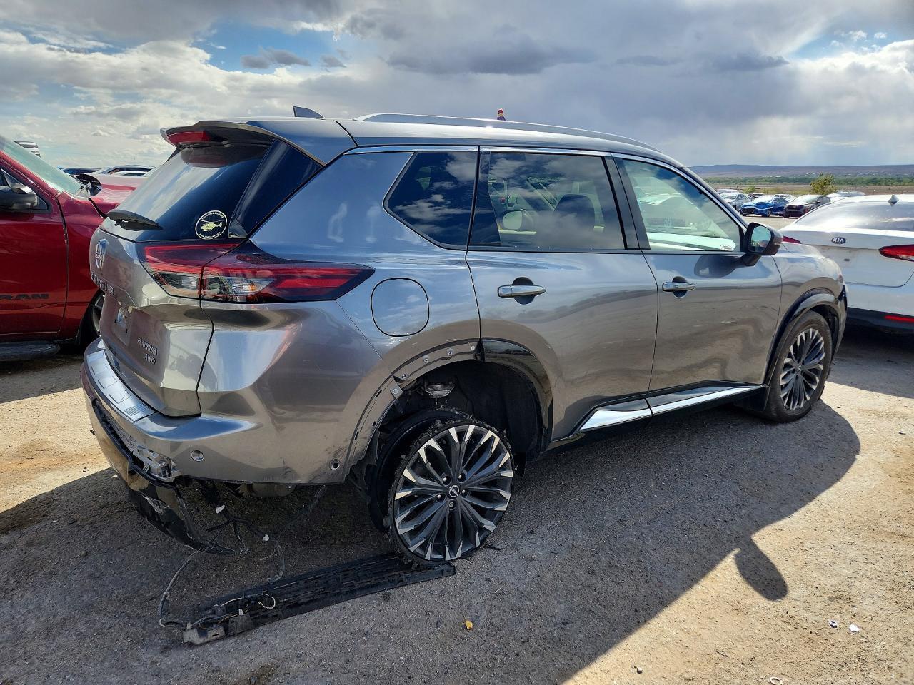2024 Nissan Rogue Platinum - Фото 3
