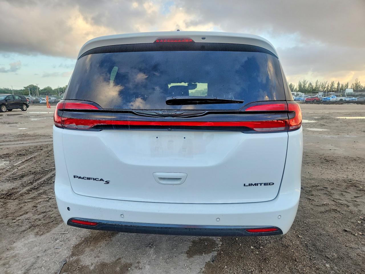 2025 Chrysler Pacifica Limited - Фото 6