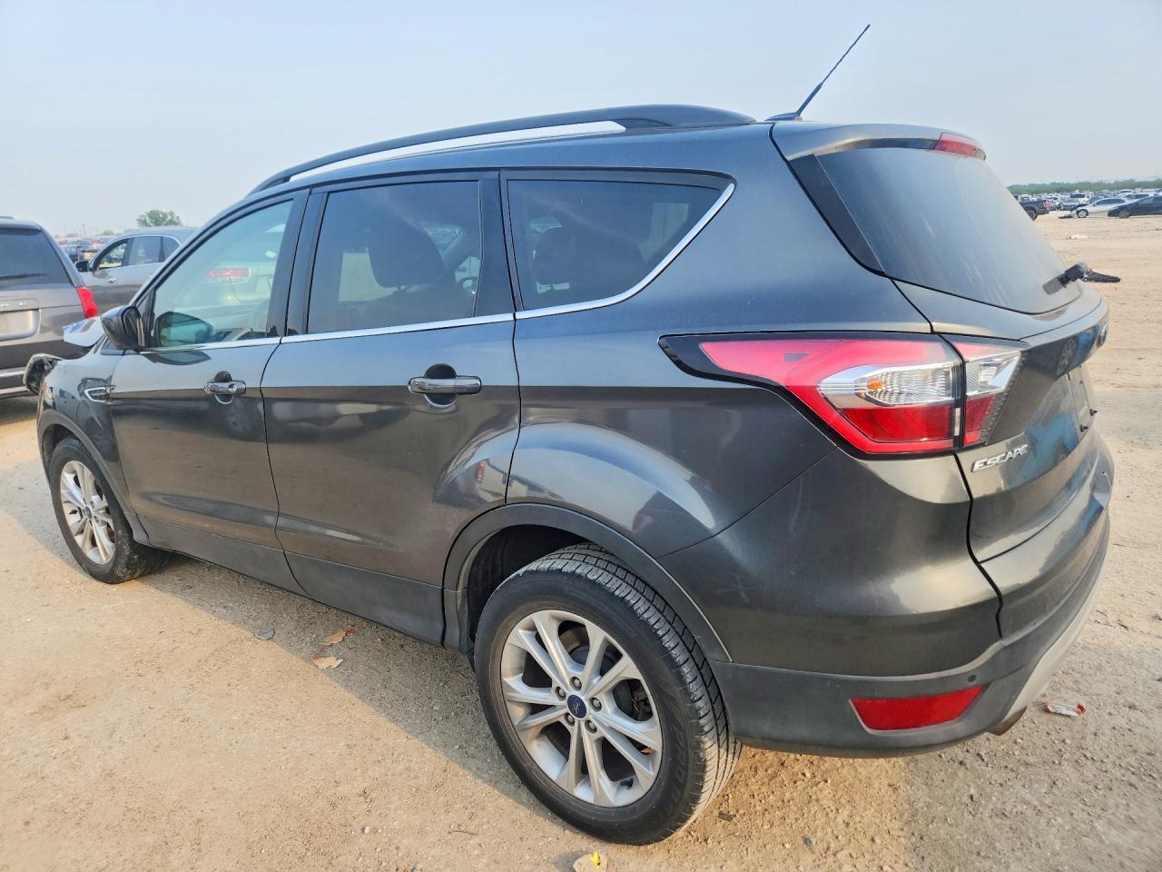 2017 Ford Escape Se - Фото 2