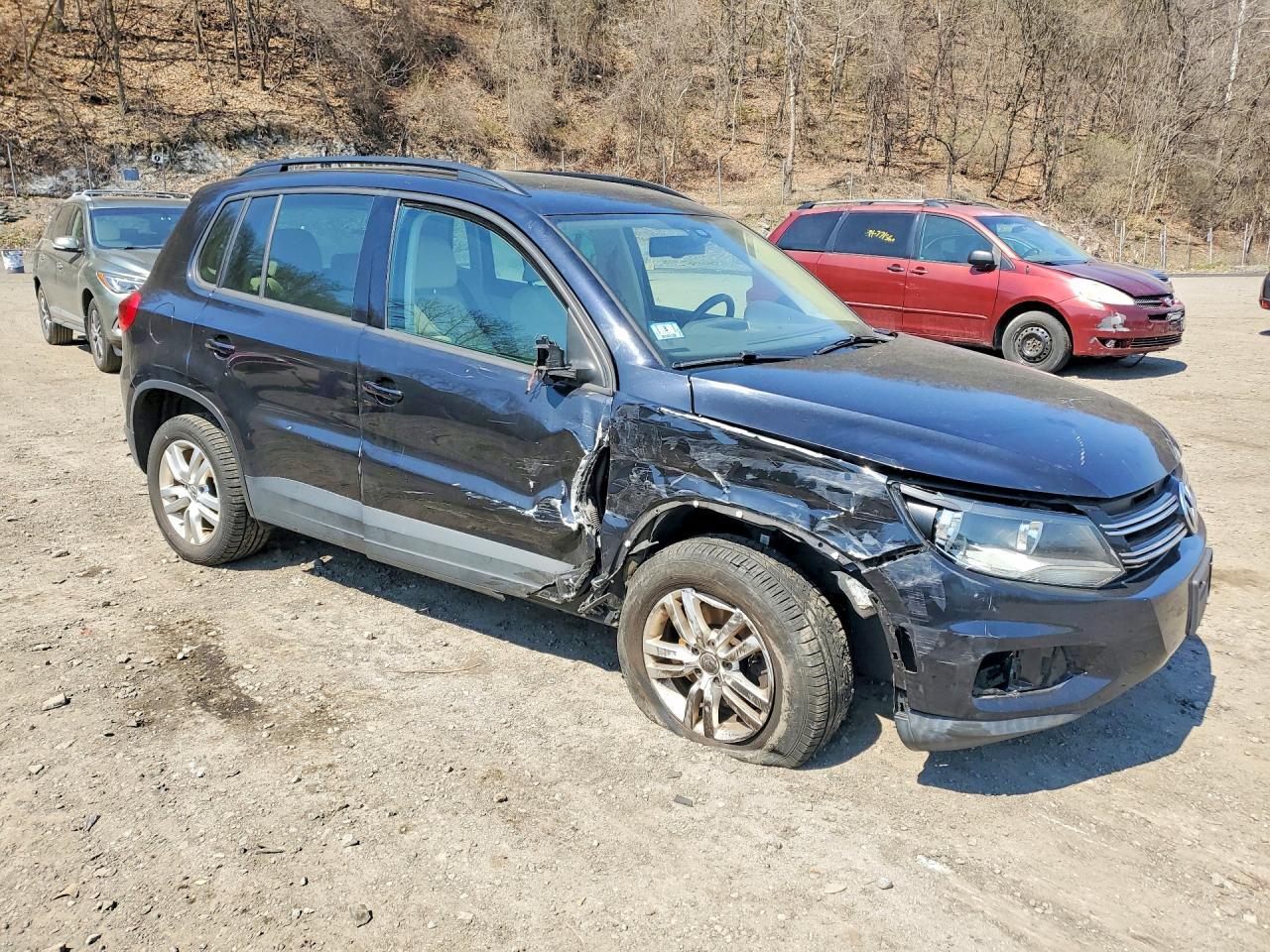 2016 Volkswagen Tiguan - Image 4