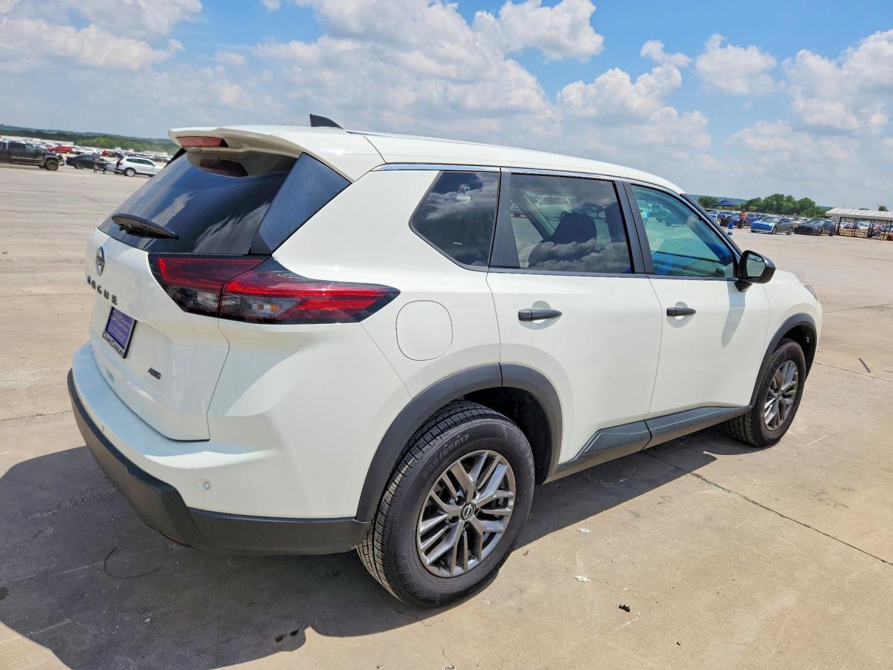 2024 Nissan Rogue S - Фото 3
