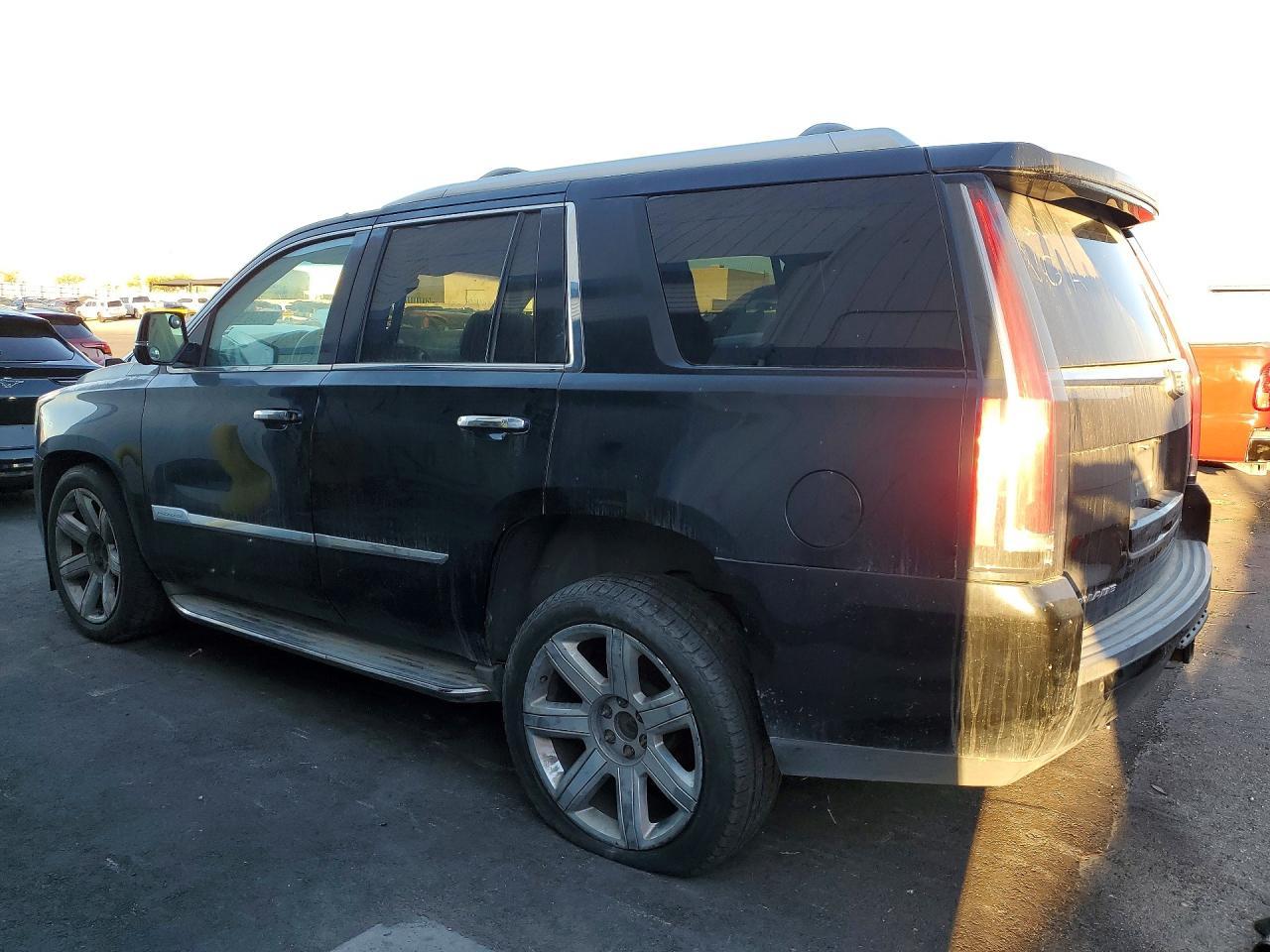 2016 Cadillac Escalade Luxury - Фото 2