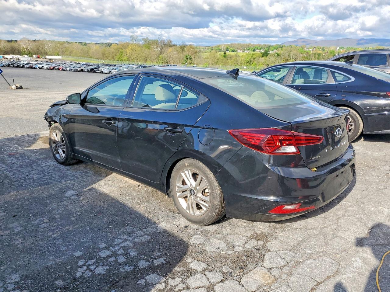 2019 Hyundai Elantra Value Edition - Image 2