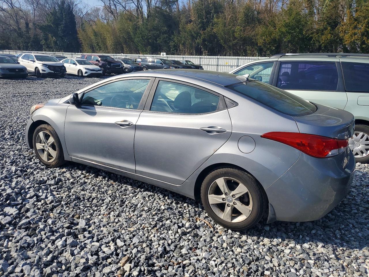 2013 Hyundai Elantra Gls - Фото 2