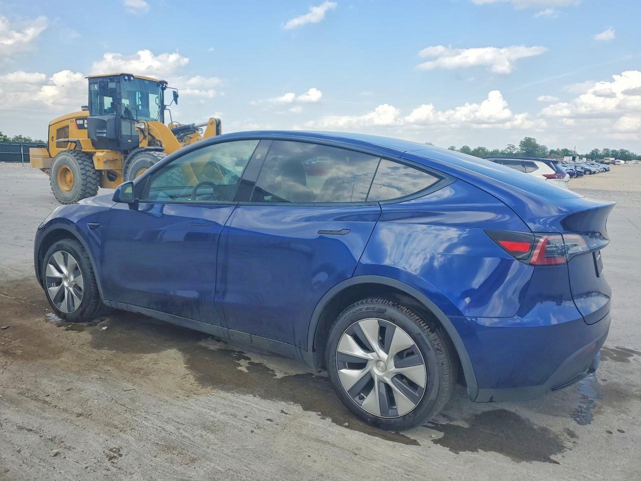 2024 Tesla Model Y - Image 2
