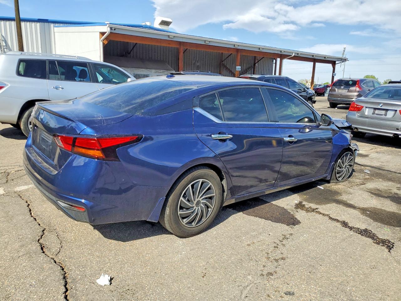 2020 Nissan Altima S - Фото 3