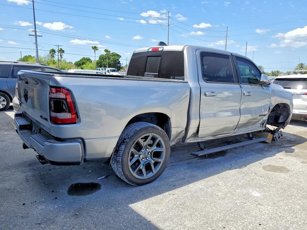2022 Ram 1500 Sport - Фото 3