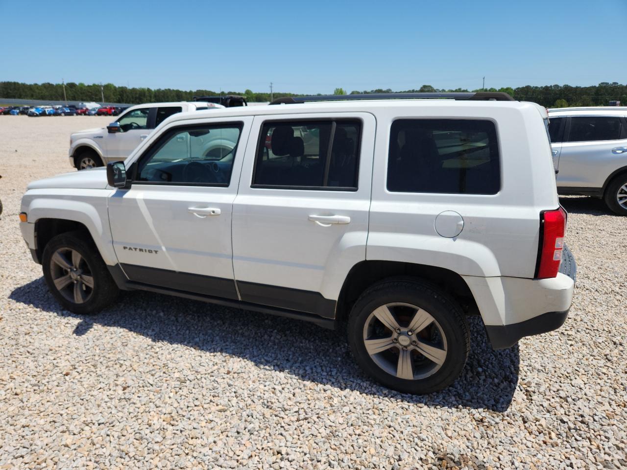 2016 Jeep Patriot - Image 2