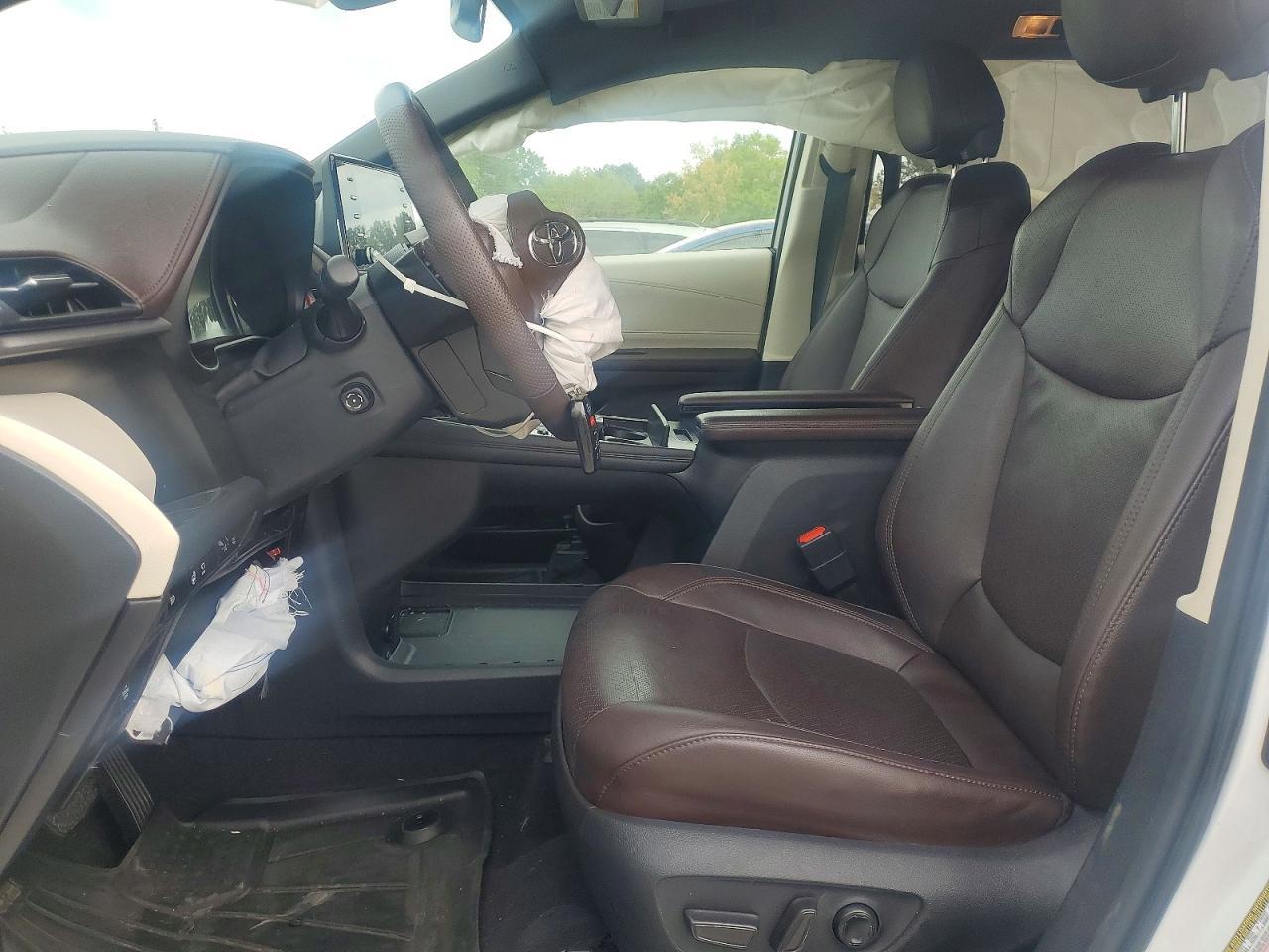 2023 Toyota Sienna Platinum 7-Passenger - Фото 7